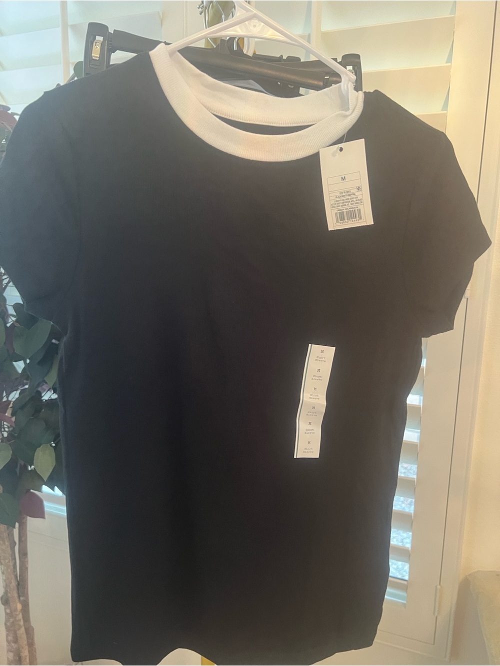 Women black T-Shirt with White Collar - Brand: